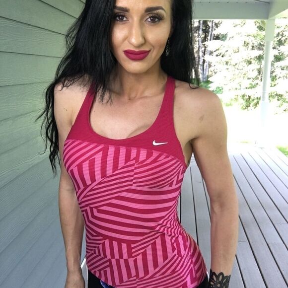 Nike fitness top built in sports bra pink - Picture 3 of 7